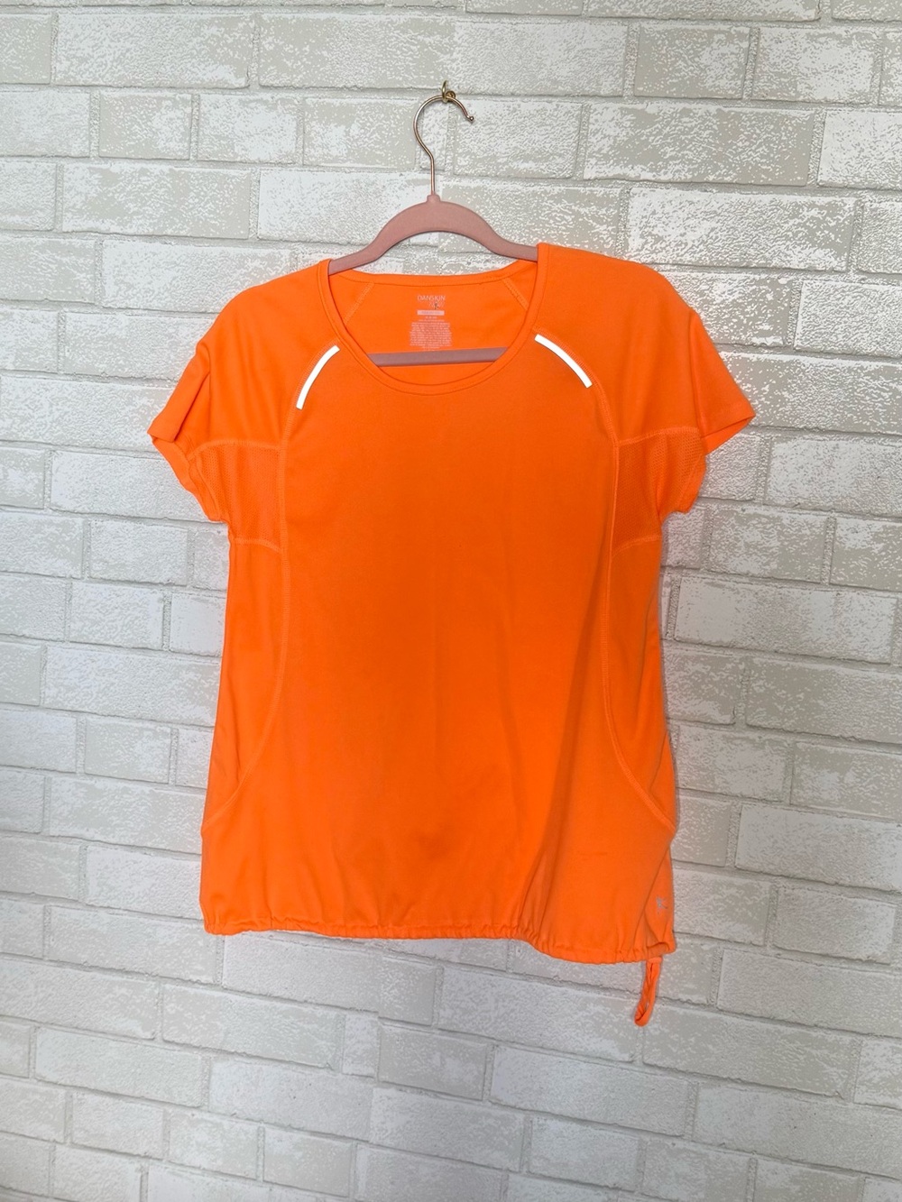 🏃‍♀️🏓🛼🌸👟☀️🥥
Danskin Now Orange Top